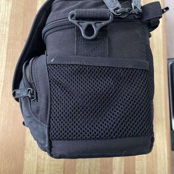 LOWEPRO Black NOVA 1 AW Shoulder Camera Bag | with Dividers Strap And Raincover - Picture 5 of 12